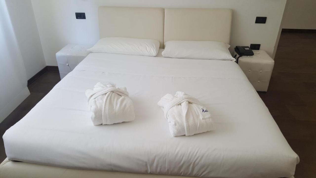 Hotel Cristallo Udine Bagian luar foto